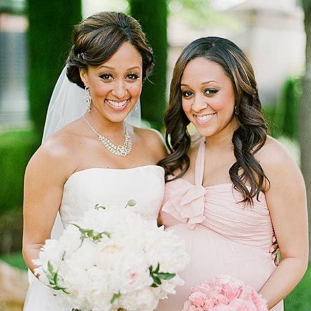 Mowry Twins in Tamera's wedding. 